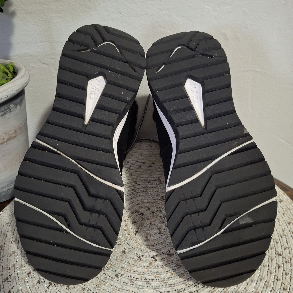 Ryka ALL ACCESS Black Winter Boots with White Accents Size 7.5. - Picture 6 of 7